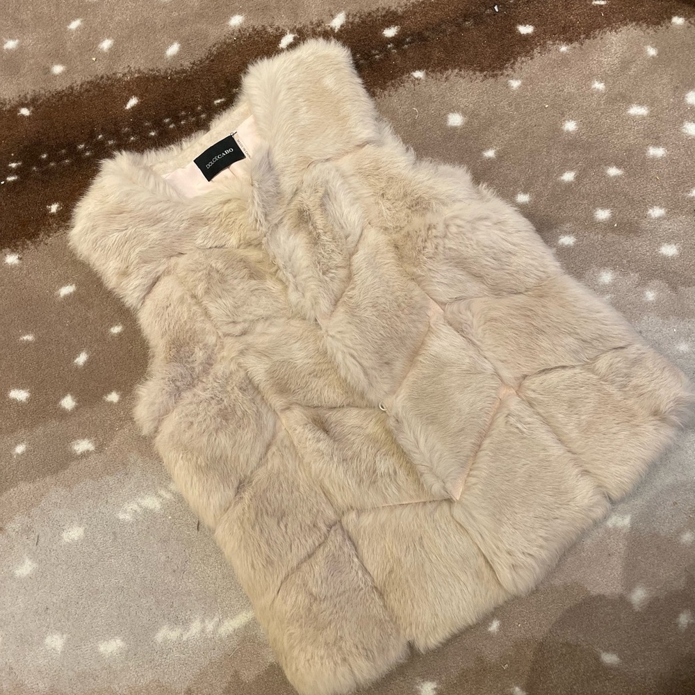 Dolce Cabo Genuine Rabbit Fur Vest in Soft Beige
